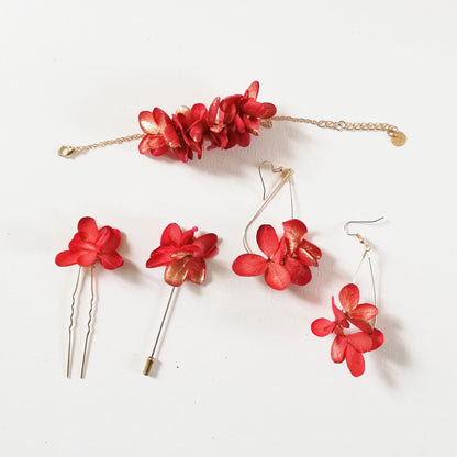Bracelet en fleurs rouge stabilisées
