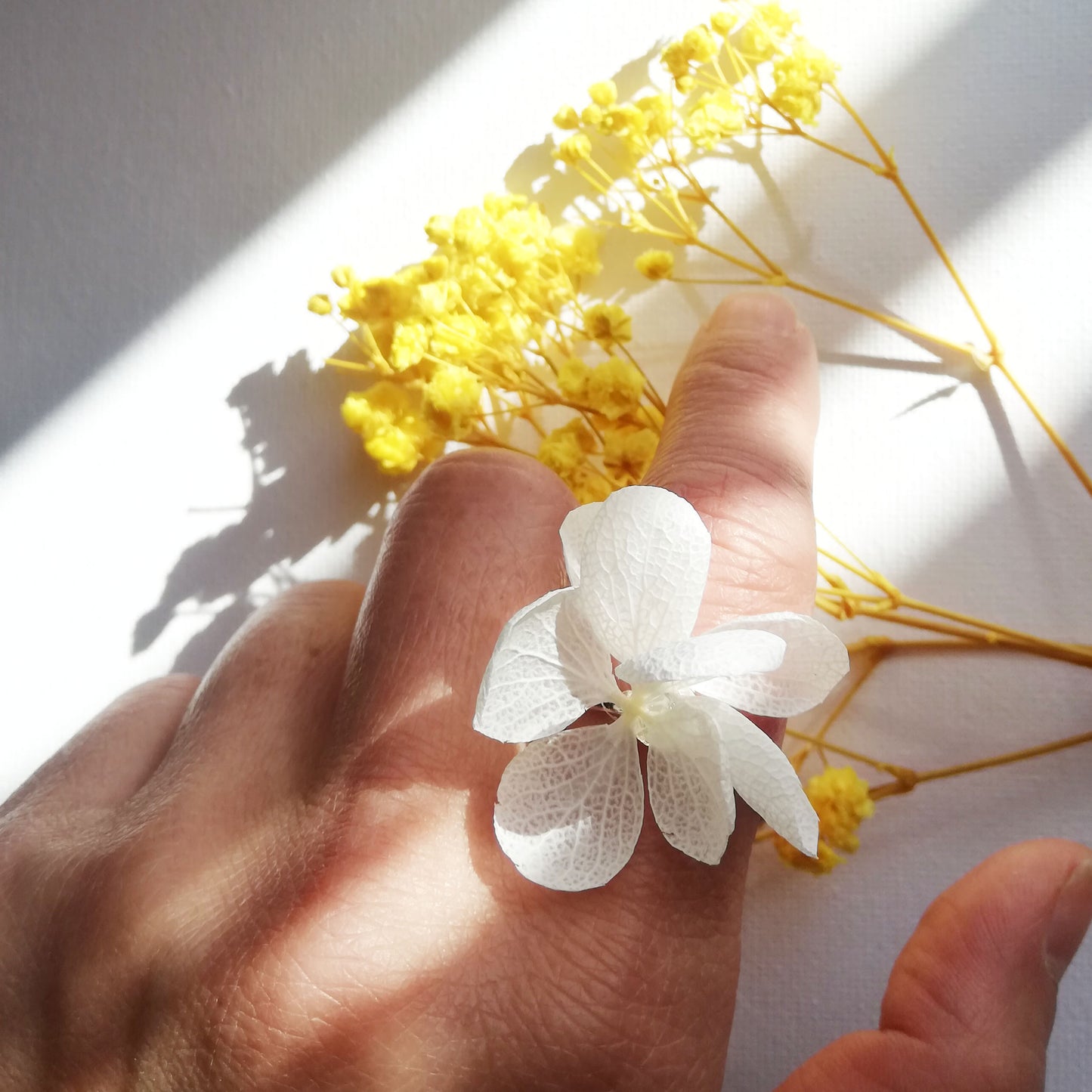 Anneau de mariage en fleur stabilisées