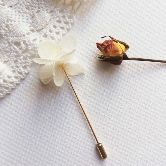 Boutonniere de mariage en fleur stabilisées