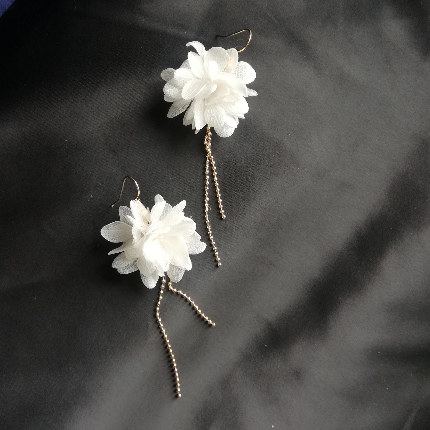 Boucles d'oreille en fleurs séchées blanches