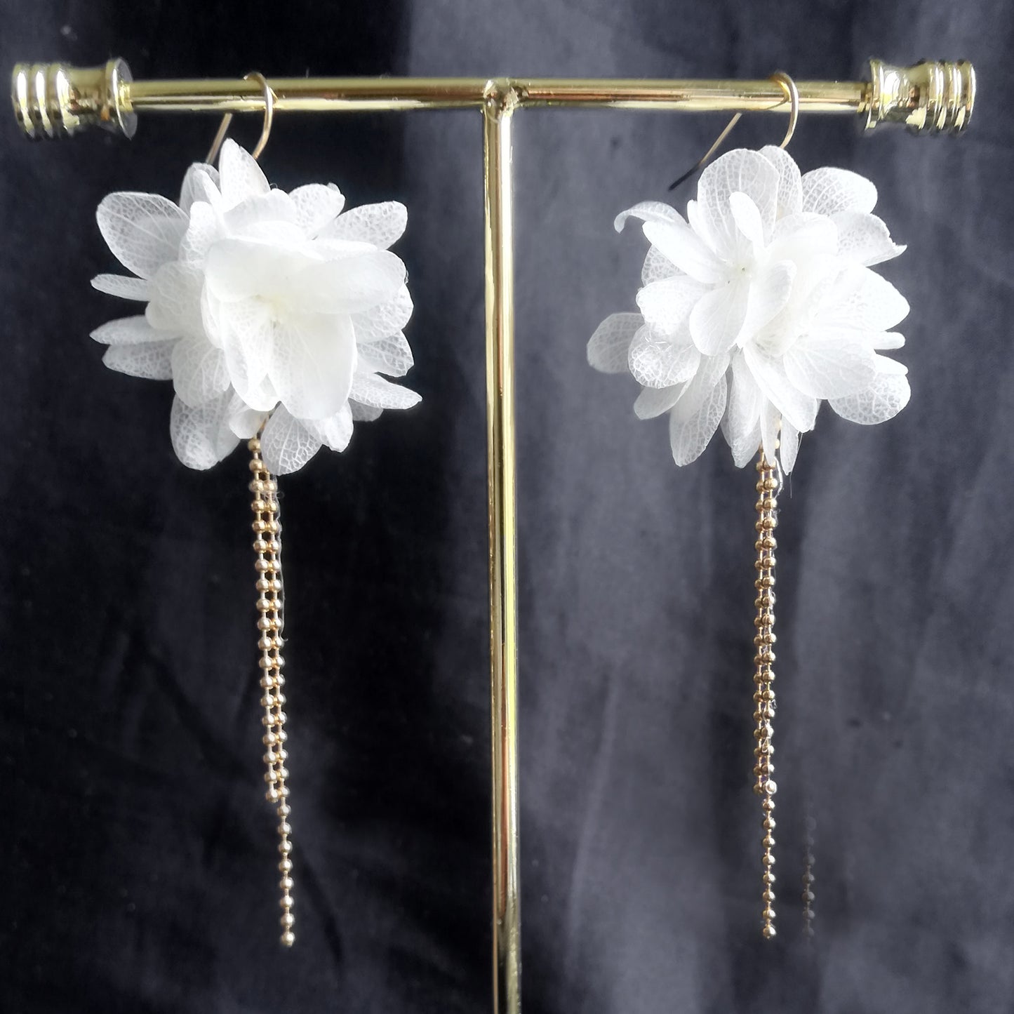 Boucles d'oreille en fleurs séchées blanches