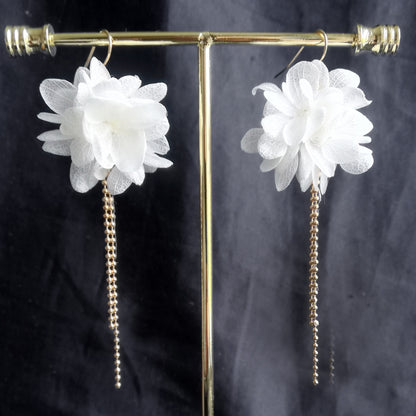 Boucles d'oreille en fleurs séchées blanches