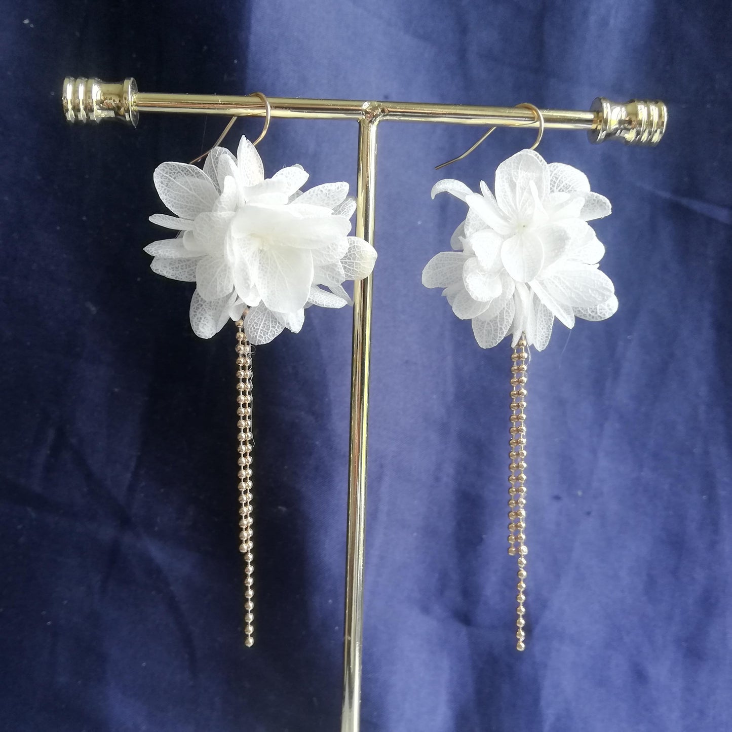Boucles d'oreille en fleurs séchées blanches