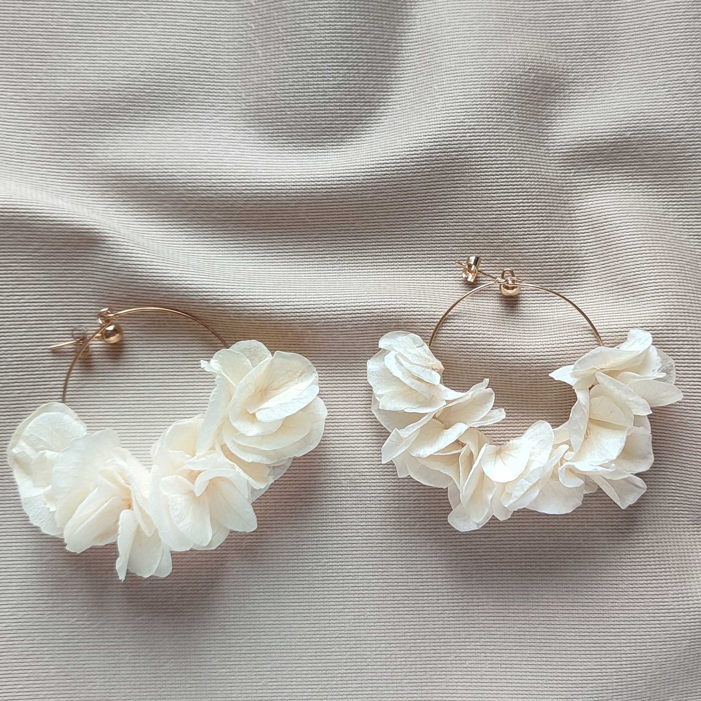 Boucles d'oreilles  floral stabilisées et séchée