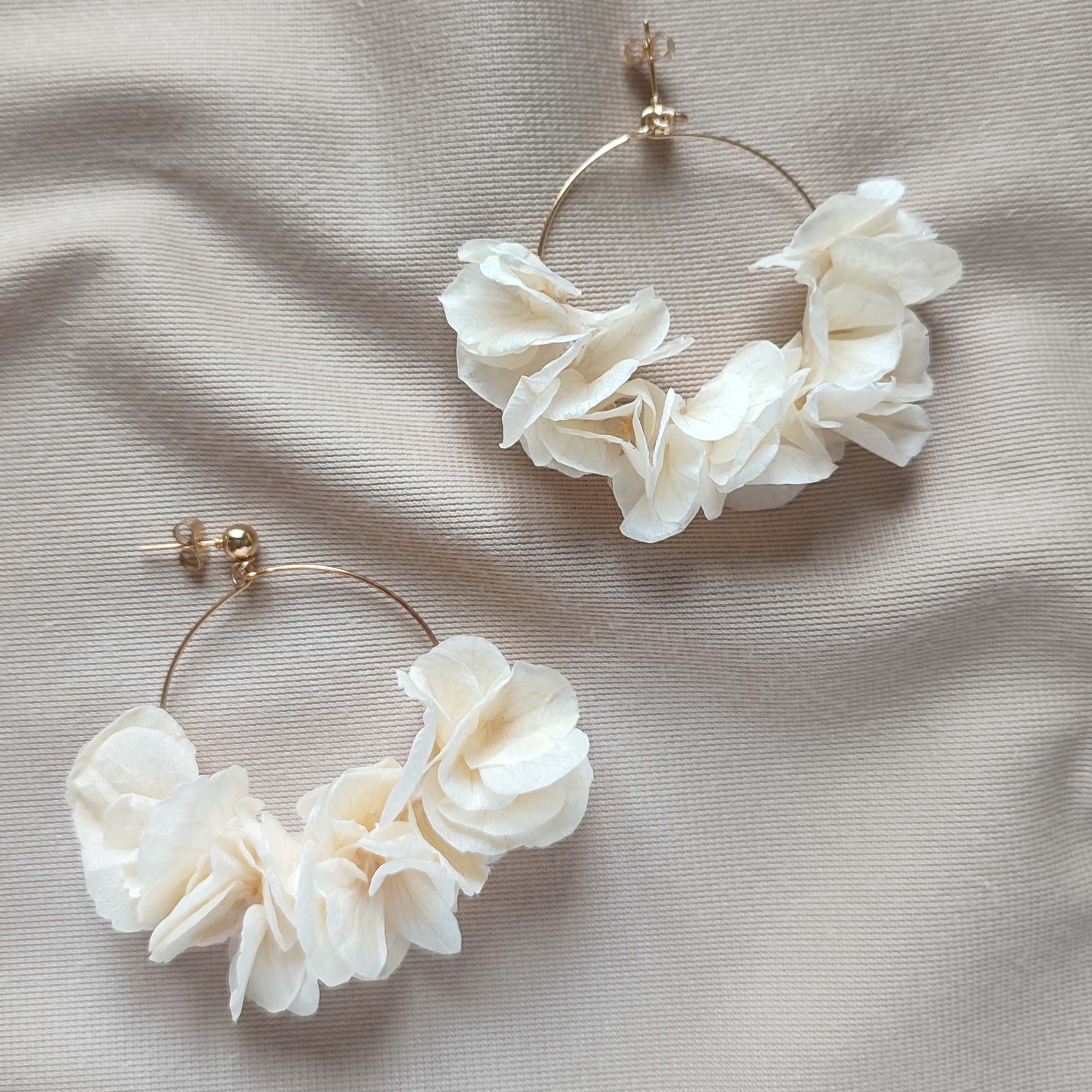 Boucles d'oreilles  floral stabilisées et séchée