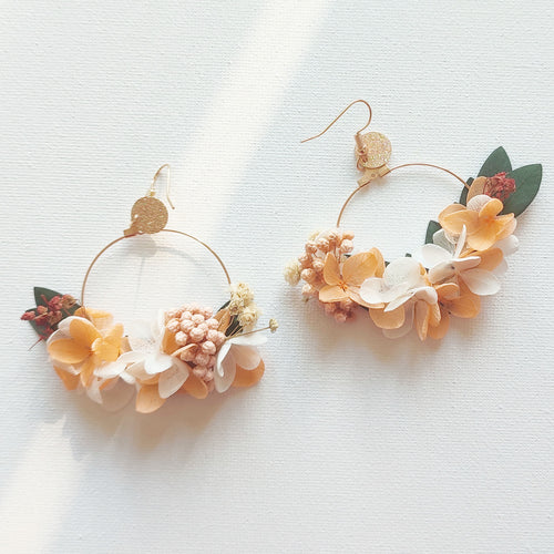 Boucles d'oreilles en fleurs stabilisées orange
