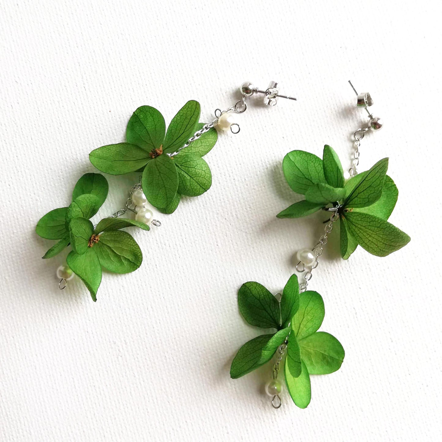 boucle oreille en fleurs séchées