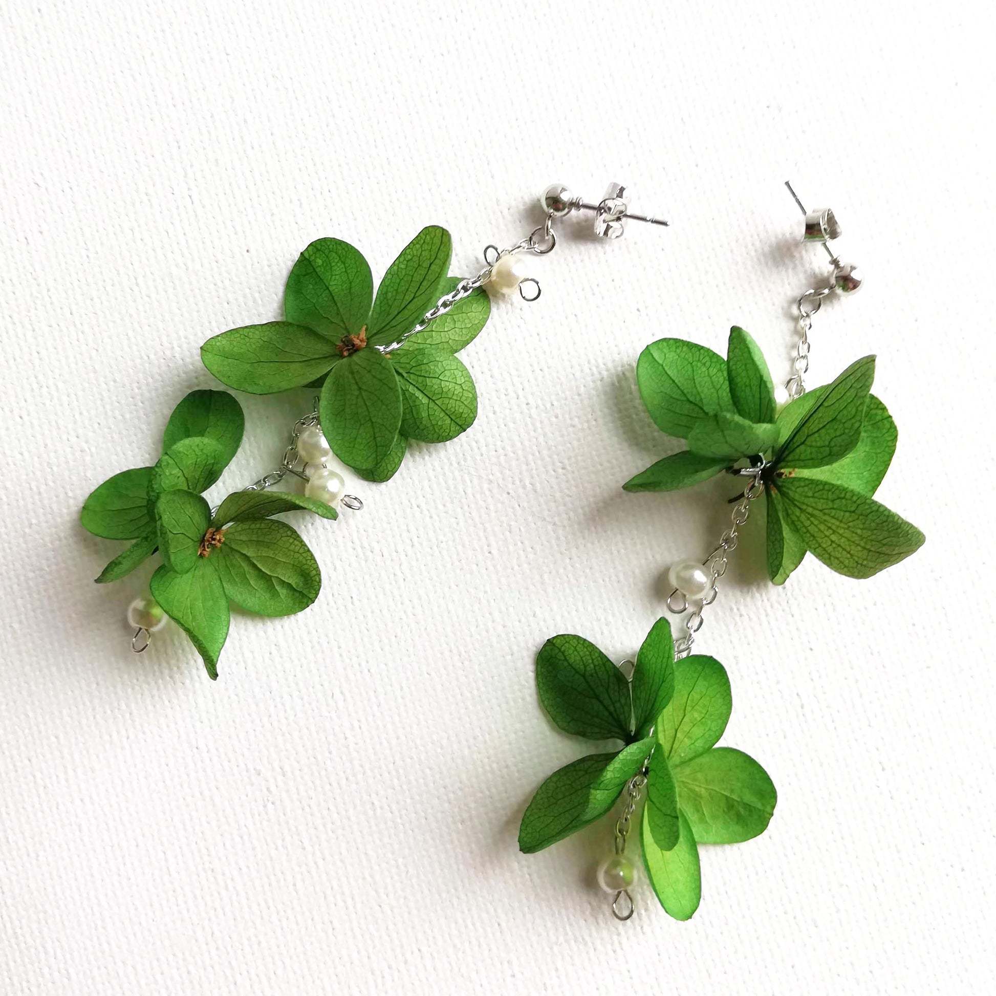 boucle oreille en fleurs séchées
