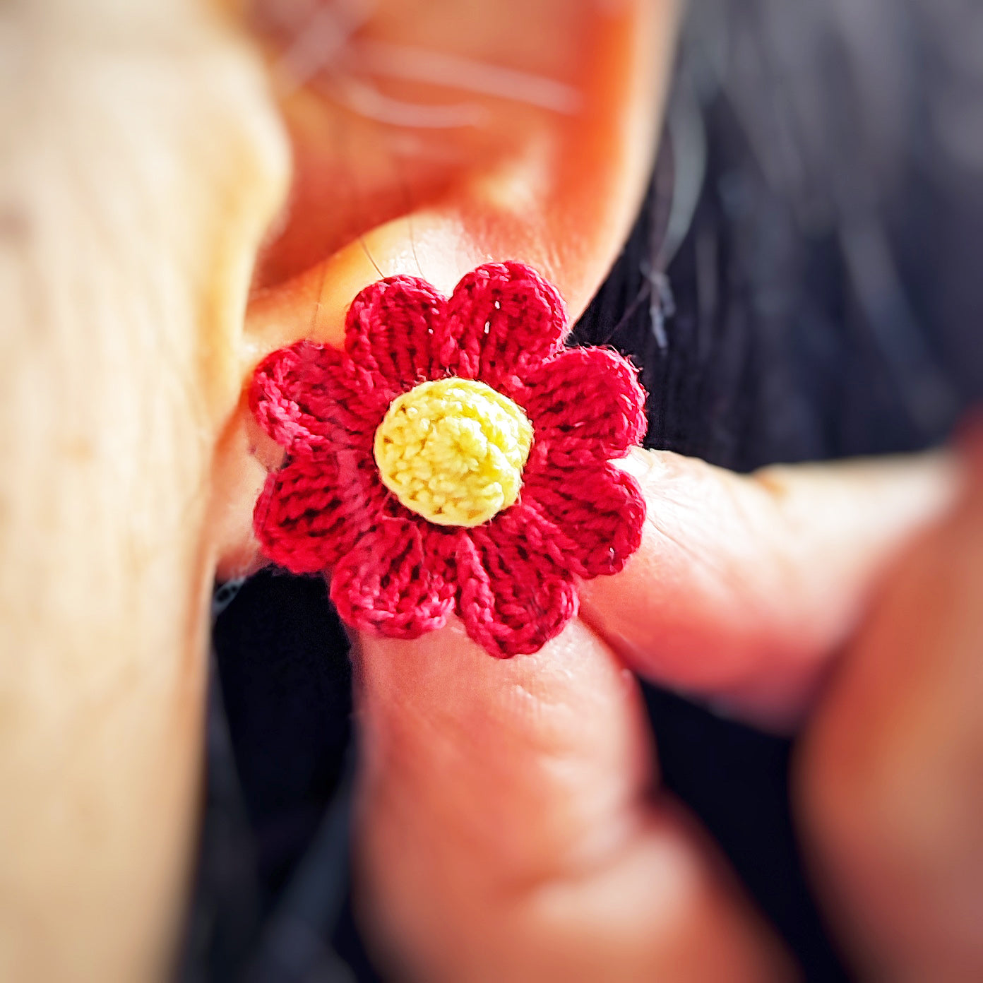 boucles d'oreilles au crochet fleur rouge