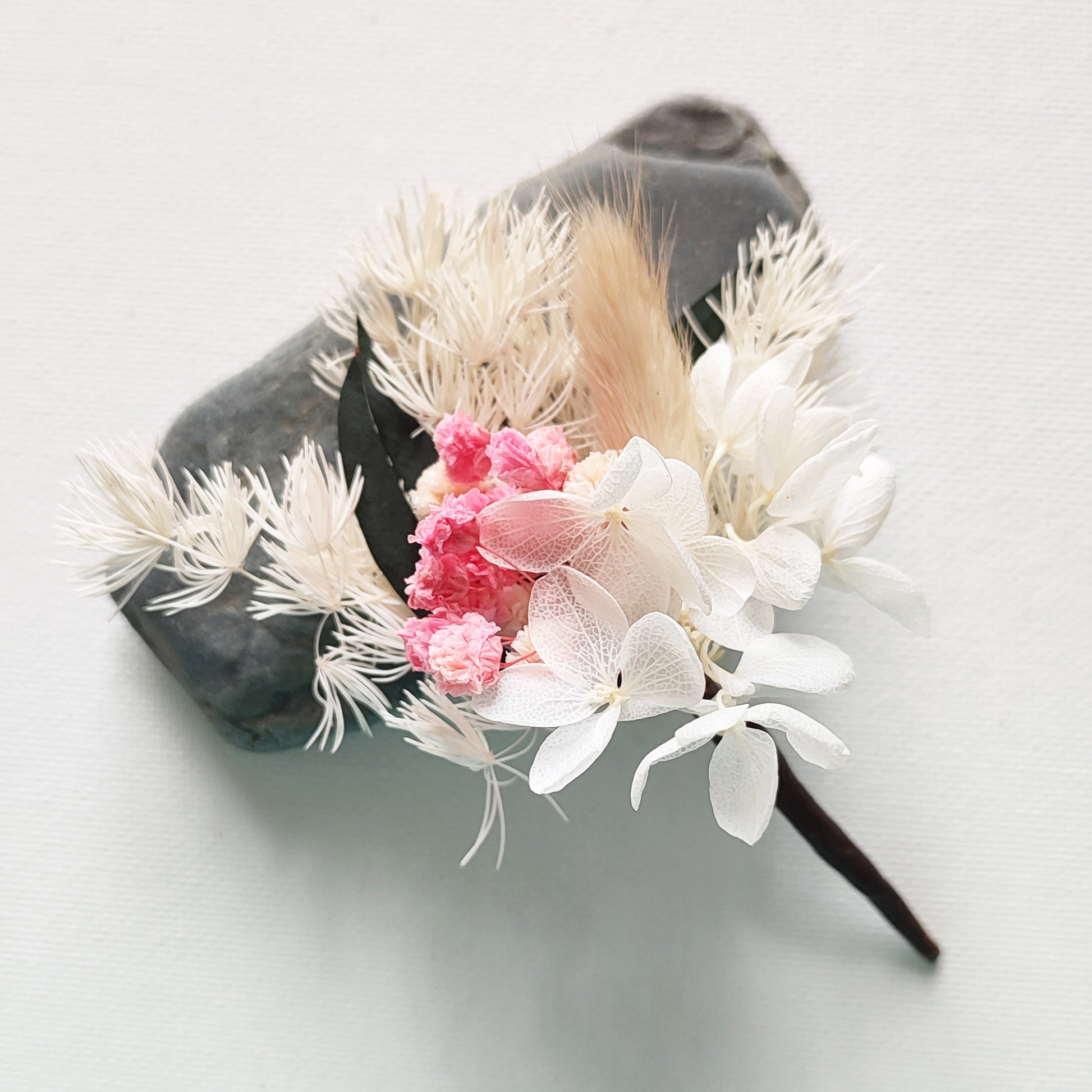 Épingle à cheveux fleur rose et blanc séchée