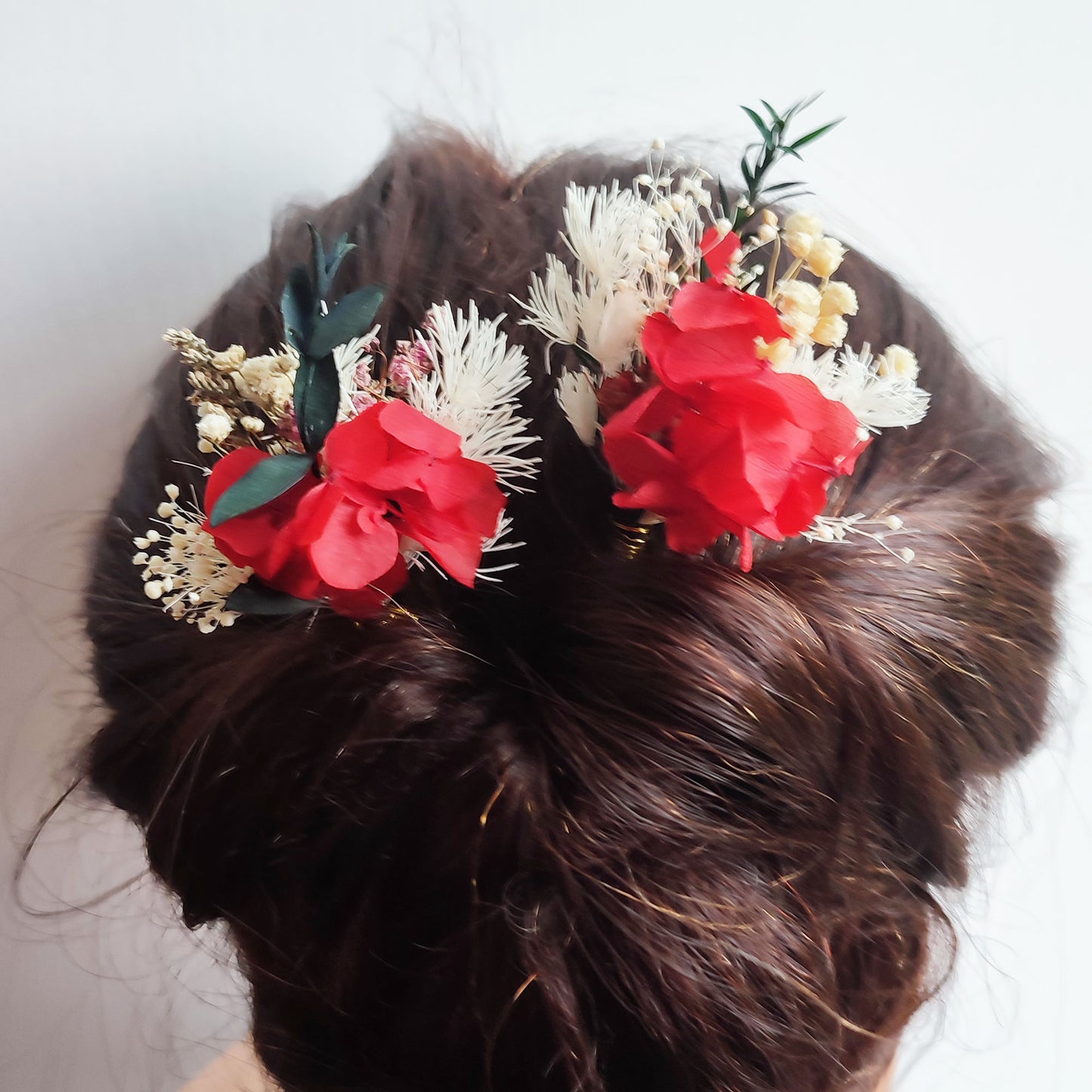 Épingle en fleurs séchées 