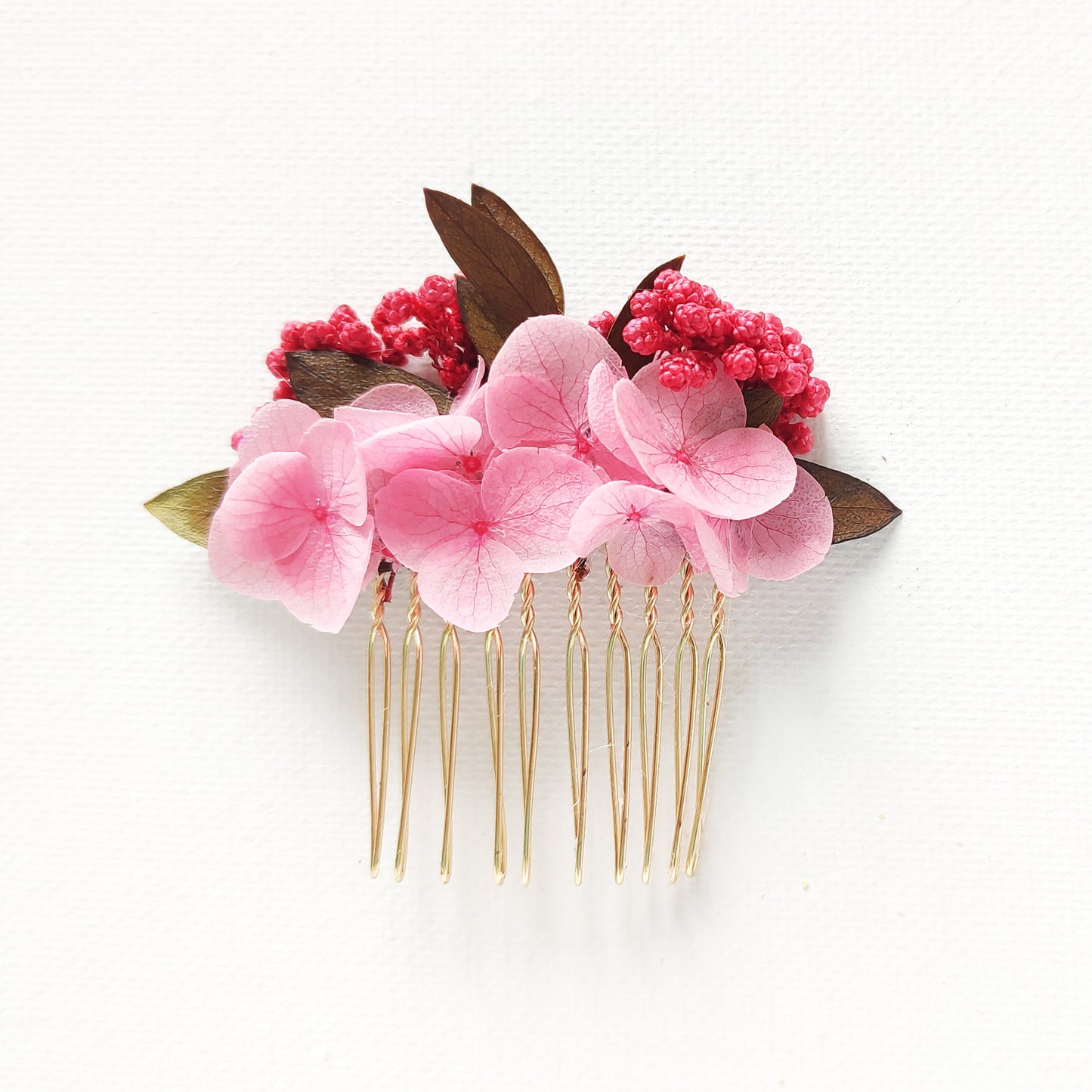 bijoux de mariage avec fleurs stabilisées et séchée